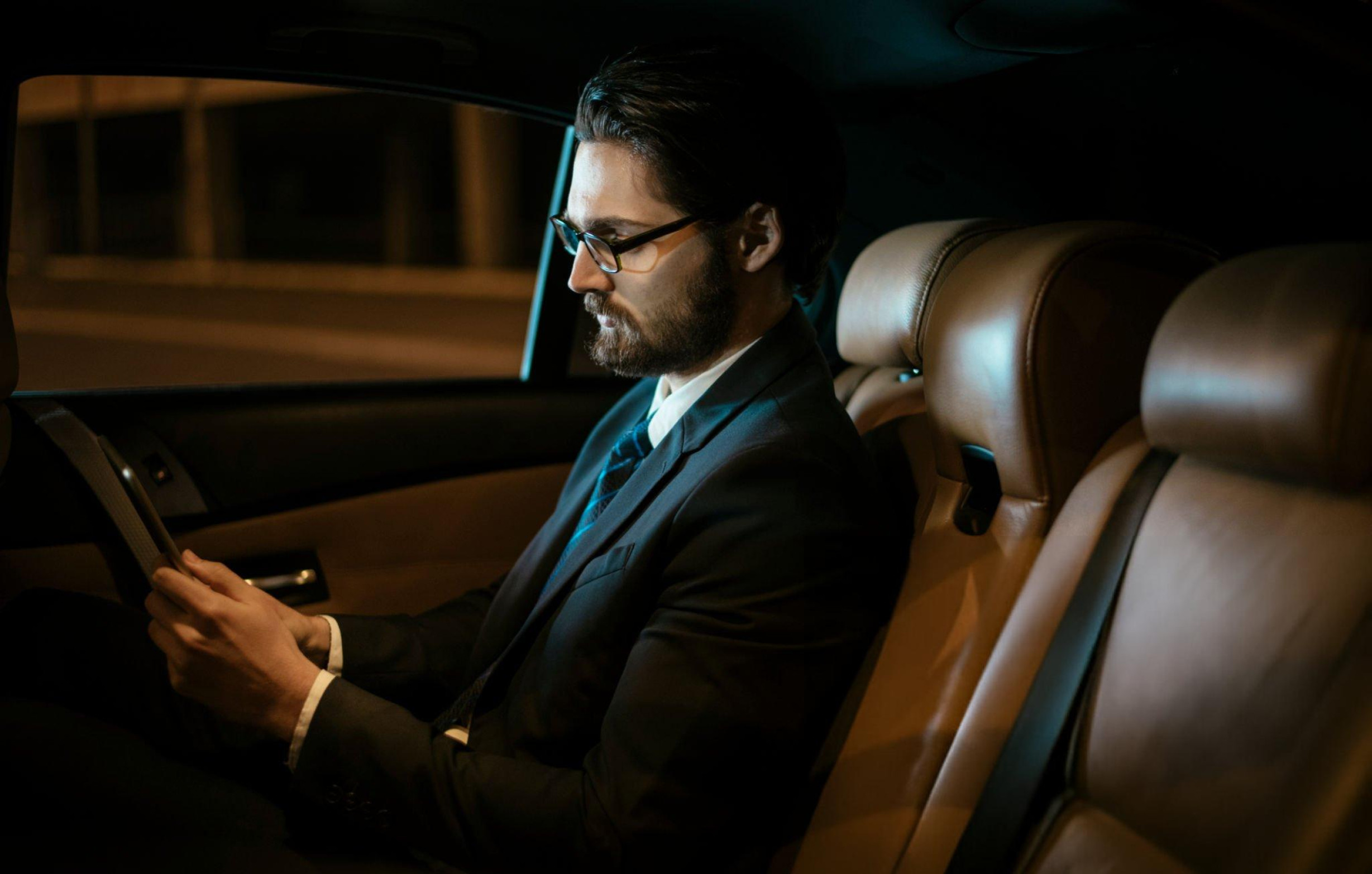 Luxurious Signature Car Hire Dublin